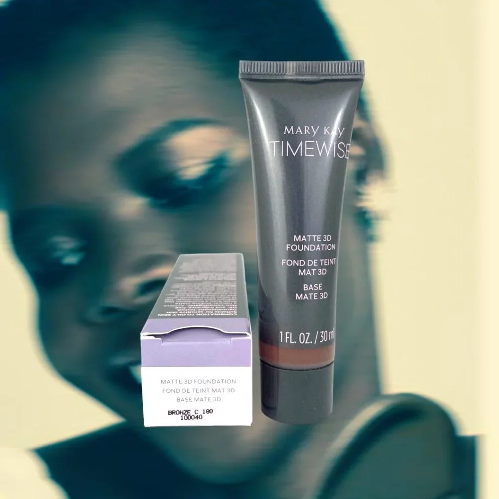 DISCONTINUED!  Bronze C 180 (Cool) Matte 3D Foundation - Combo-to-Oily Skin
